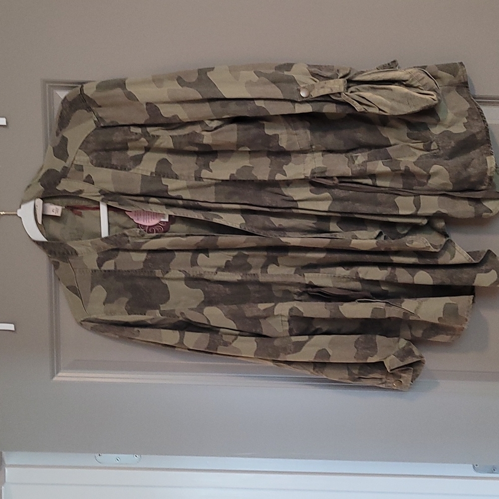 NWT Camo lightweight jacket